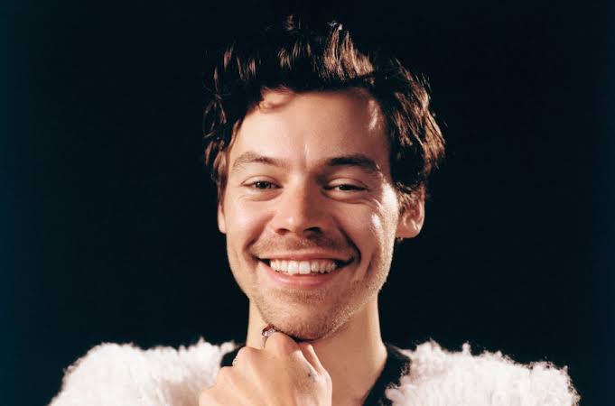 Harry Styles Is Dubbed The &Quot;New King Of Pop&Quot; By Rolling Stone Uk, Prompting Immediate Criticism 1