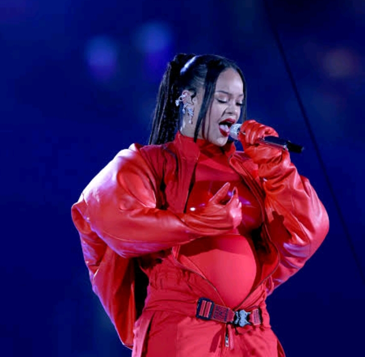 Rihanna S Super Bowl 2023 Half Time Performance Broke Major Records Ubetoo