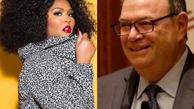 Lizzo Enlists Prominent Celebrity Lawyer Marty Singer Amid Harassment Allegations 7
