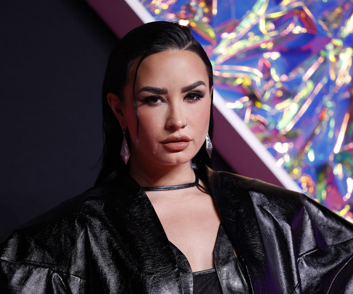 Demi Lovato ”Revamped” Album Review 1
