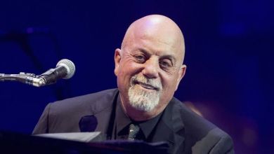 Billy Joel Delivers On Iconic Return To Grammy Stage; Gives First Performance In Over Two Decades 5