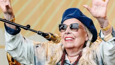 Joni Mitchell Delivers Mesmerizing Performance At 2024 Grammys 7