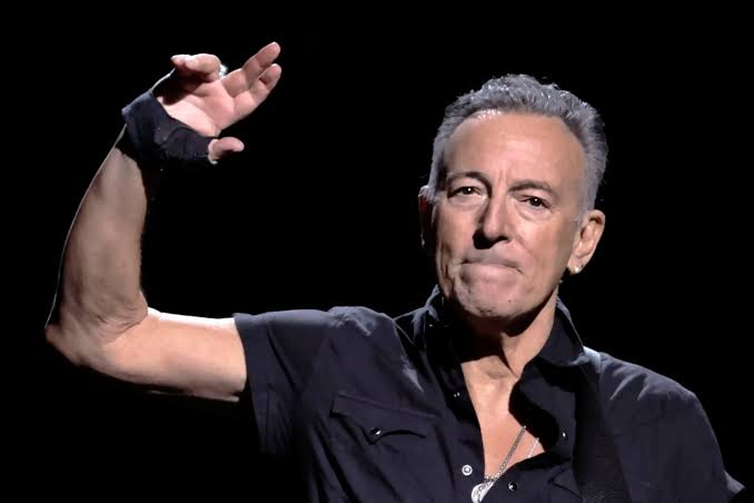 Bruce Springsteen Postpones Four European Shows Owing To &Quot;Vocal Issues&Quot; 1