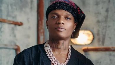 Wizkid Advices Fans To Work Smart, Allegedly Trolling Davido'S Crypto Venture 6